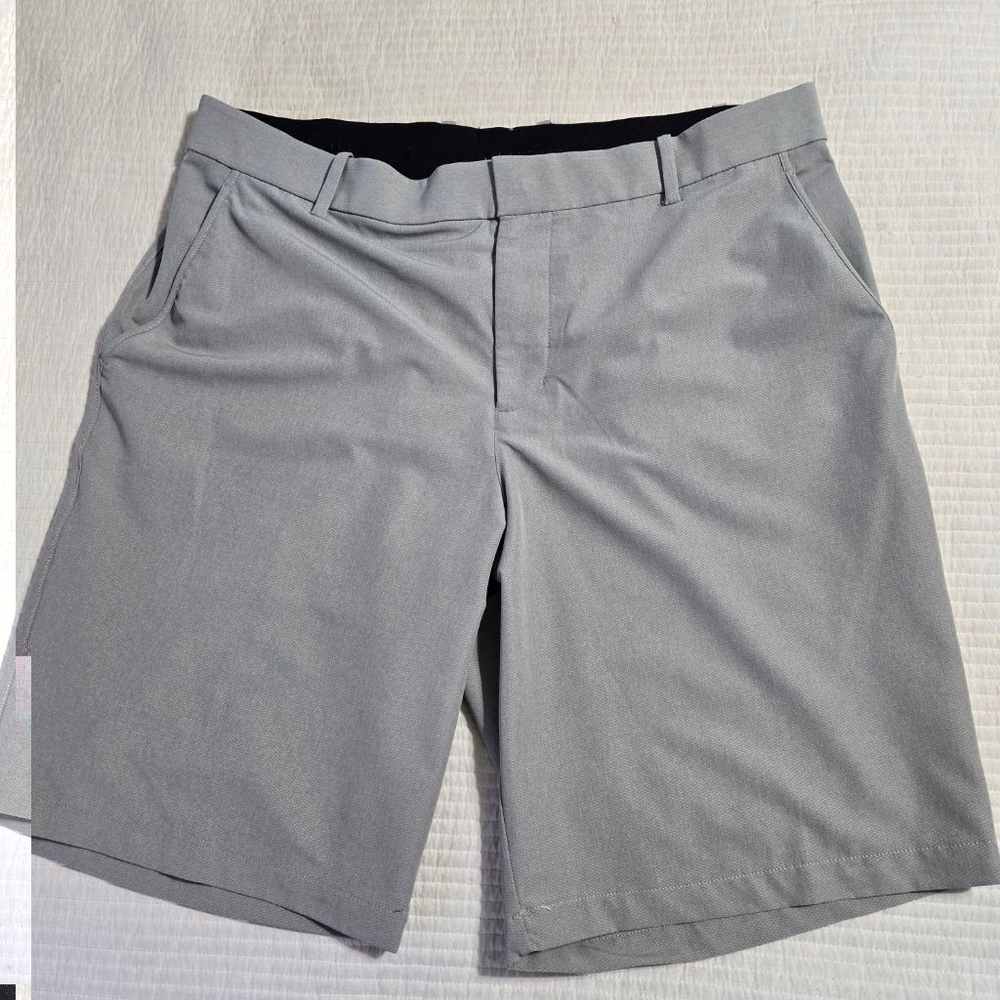 Men's Nike Golf Shorts Size 36 Gray CU9740-003 - Picture 2 of 11